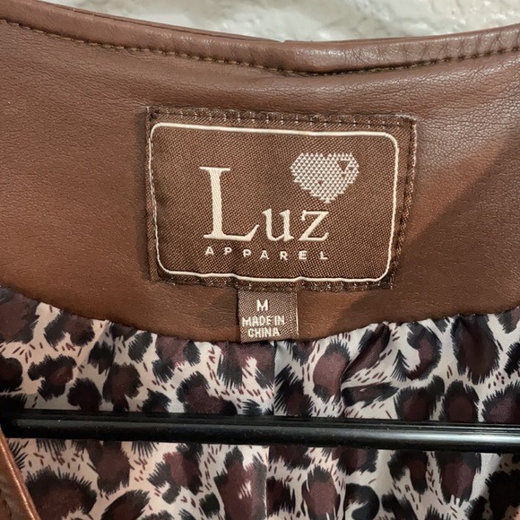 Brown Leather Vest: women’s size Medium - Picture 2 of 3